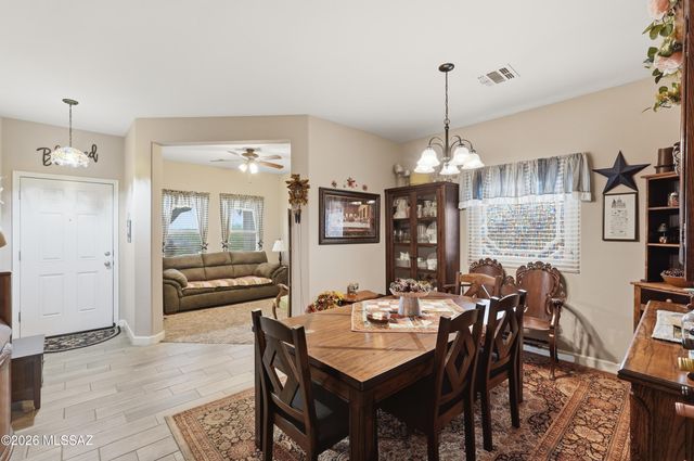 301 W Vista Monte Drive, Corona De Tucson, AZ 85641