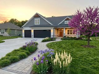 N55W25226 Crescent Hill DRIVE, Sussex, WI 53089