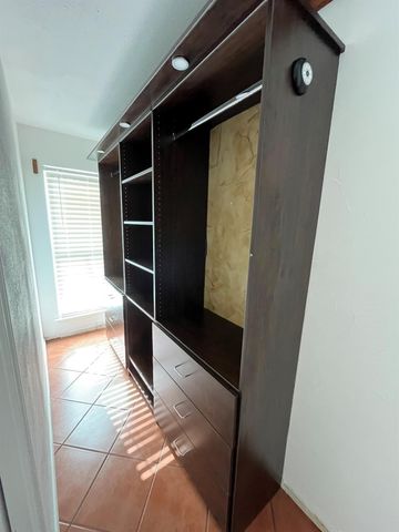 640 Harbor Drive, Azle, TX 76020