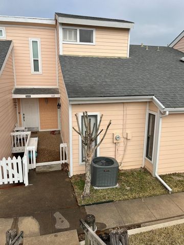 640 Harbor Drive, Azle, TX 76020