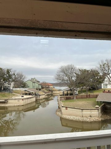 640 Harbor Drive, Azle, TX 76020