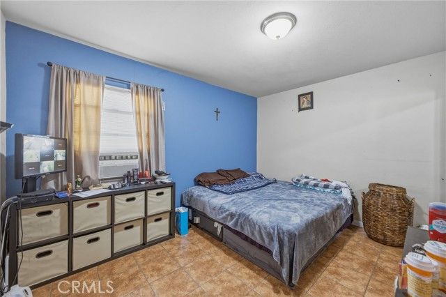 6937 Fairfax, San Bernardino, CA 92404