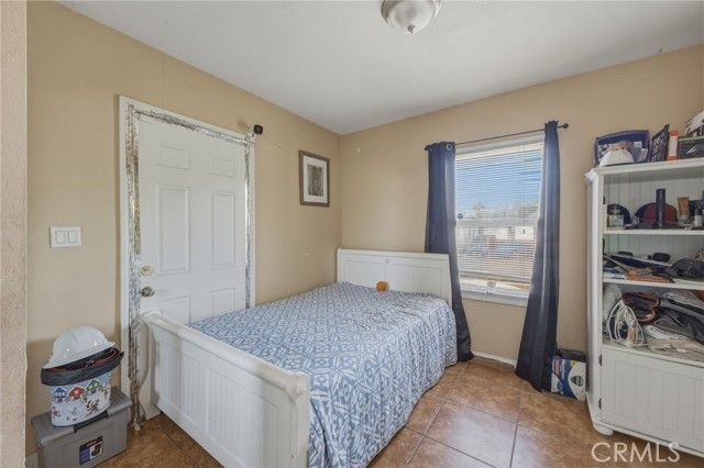 6937 Fairfax, San Bernardino, CA 92404