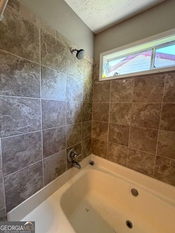 2199 Marshes Glenn Drive, Norcross, GA 30071