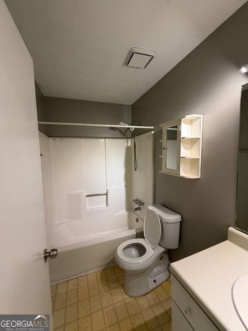 2199 Marshes Glenn Drive, Norcross, GA 30071
