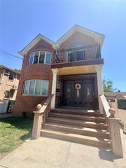 61-41 173rd Street 3rd fl, Fresh Meadows, NY 11365