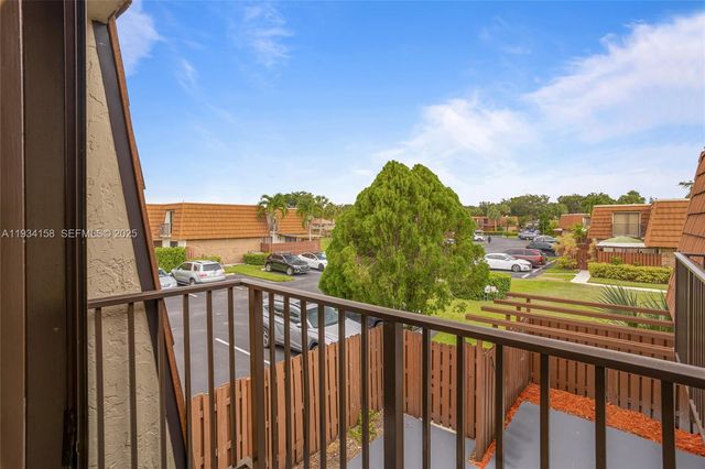 1170 SW 118th Ter, Davie, FL 33325