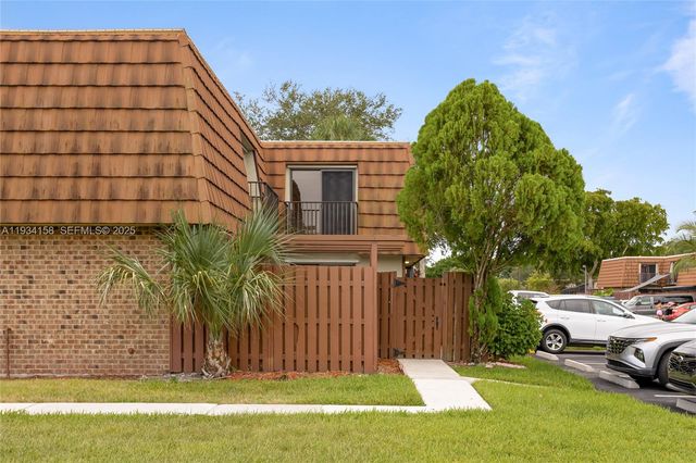 1170 SW 118th Ter, Davie, FL 33325