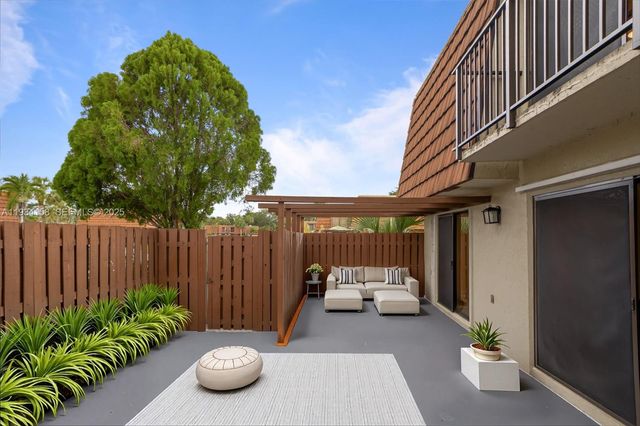 1170 SW 118th Ter, Davie, FL 33325