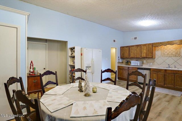 532 Bellevue Street, Clinton, MS 39056