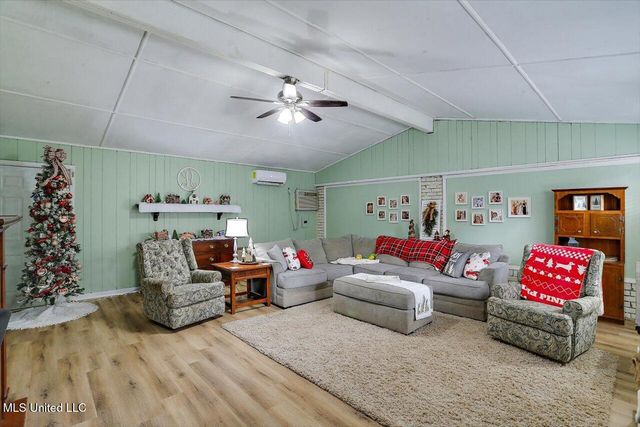 532 Bellevue Street, Clinton, MS 39056