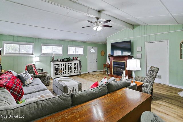 532 Bellevue Street, Clinton, MS 39056