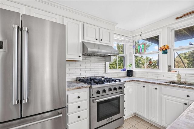 204 Sandwich Street 1, Plymouth, MA 02360