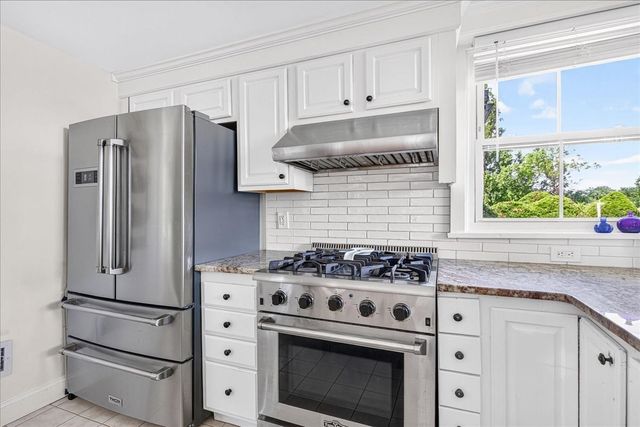 204 Sandwich Street 1, Plymouth, MA 02360