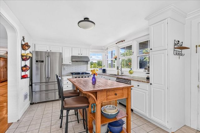 204 Sandwich Street 1, Plymouth, MA 02360