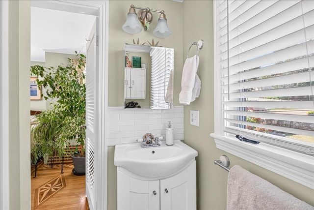 204 Sandwich Street 1, Plymouth, MA 02360