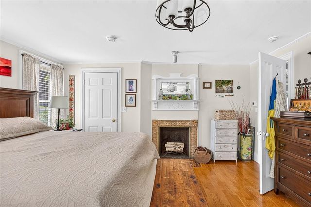 204 Sandwich Street 1, Plymouth, MA 02360