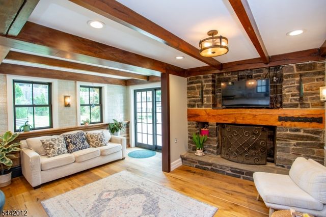 67 Douglas St, Lambertville City, NJ 08530