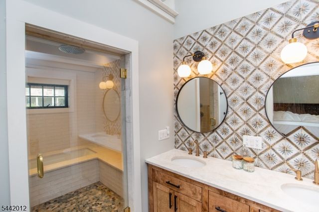 67 Douglas St, Lambertville City, NJ 08530