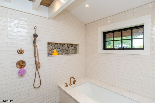 67 Douglas St, Lambertville City, NJ 08530