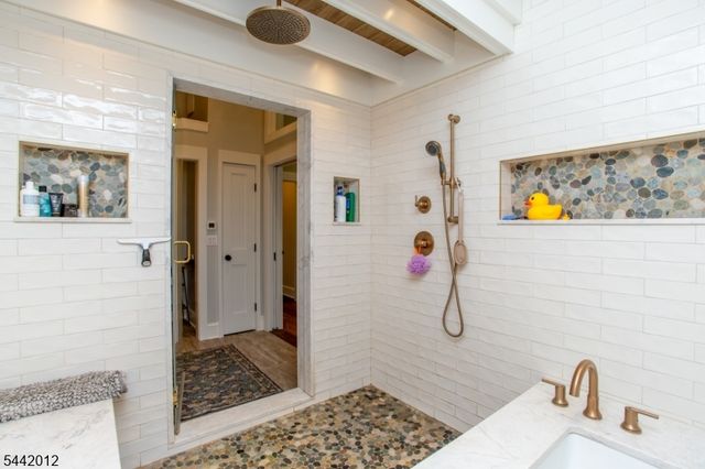 67 Douglas St, Lambertville City, NJ 08530