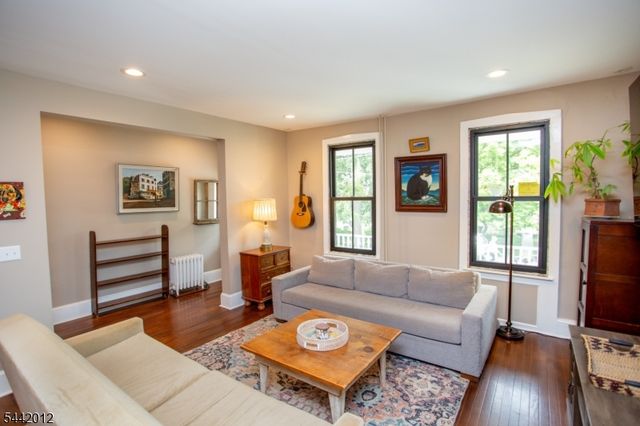 67 Douglas St, Lambertville City, NJ 08530