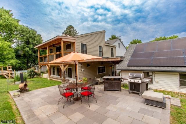 67 Douglas St, Lambertville City, NJ 08530