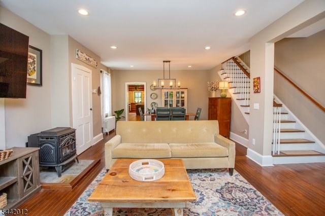 67 Douglas St, Lambertville City, NJ 08530