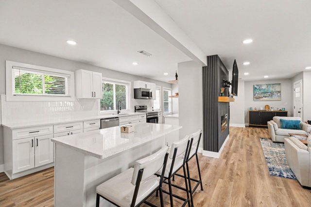 24650 Lathrup Boulevard, Southfield, MI 48075