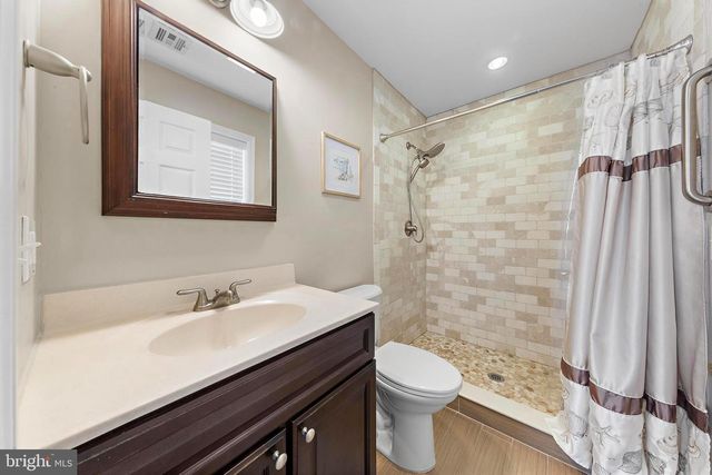 20 W NAVASINK DR, Tuckerton, NJ 08087