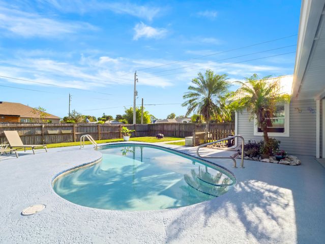 402 Watercrest Street, Sebastian, FL 32958