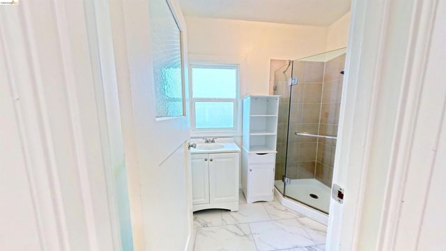 2924 Florence St C, Berkeley, CA 94705