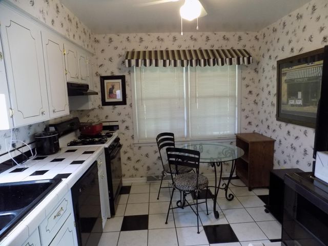 3036 Woodway RD, Roanoke, VA 24014