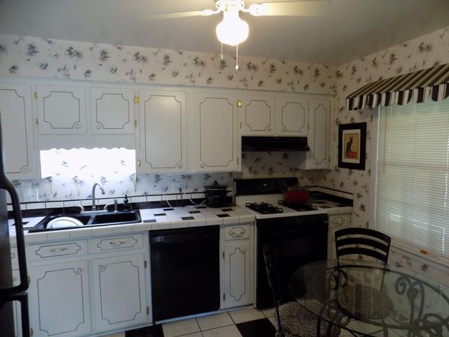 3036 Woodway RD, Roanoke, VA 24014