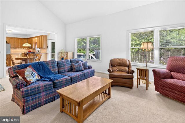 8 NEWELL PL, Hopewell, NJ 08525