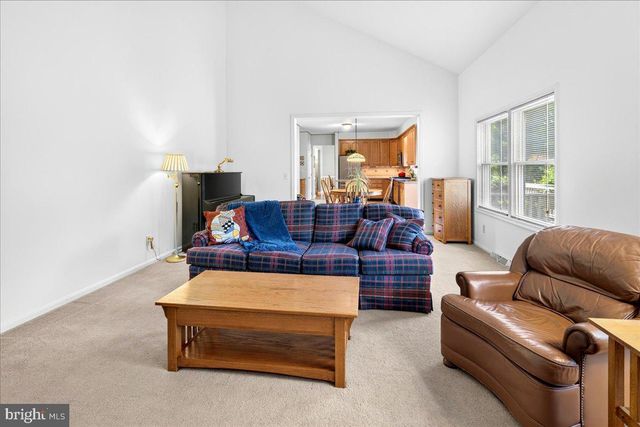 8 NEWELL PL, Hopewell, NJ 08525
