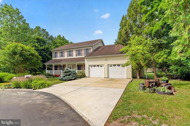 8 NEWELL PL, Hopewell, NJ 08525