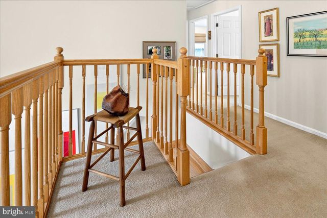 8 NEWELL PL, Hopewell, NJ 08525