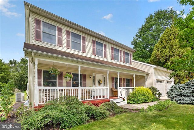 8 NEWELL PL, Hopewell, NJ 08525