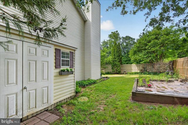 8 NEWELL PL, Hopewell, NJ 08525