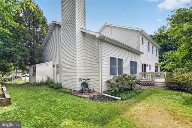 8 NEWELL PL, Hopewell, NJ 08525