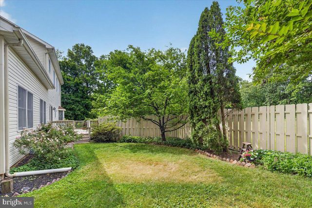 8 NEWELL PL, Hopewell, NJ 08525