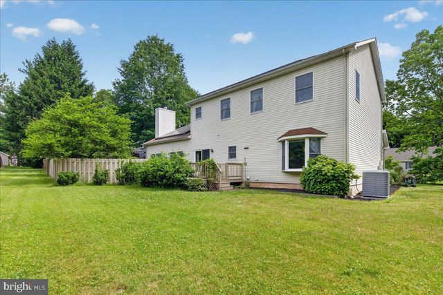8 NEWELL PL, Hopewell, NJ 08525