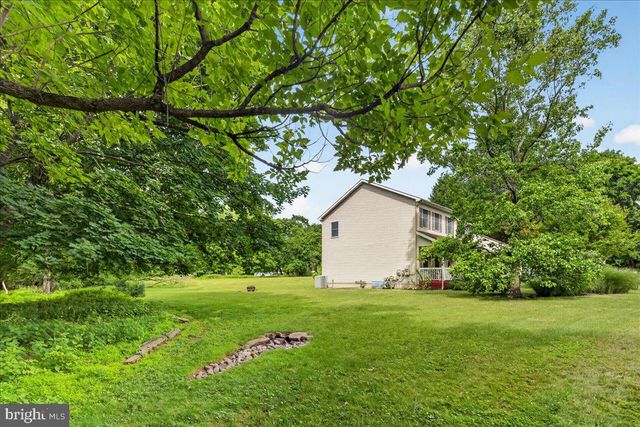 8 NEWELL PL, Hopewell, NJ 08525