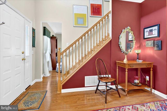 8 NEWELL PL, Hopewell, NJ 08525