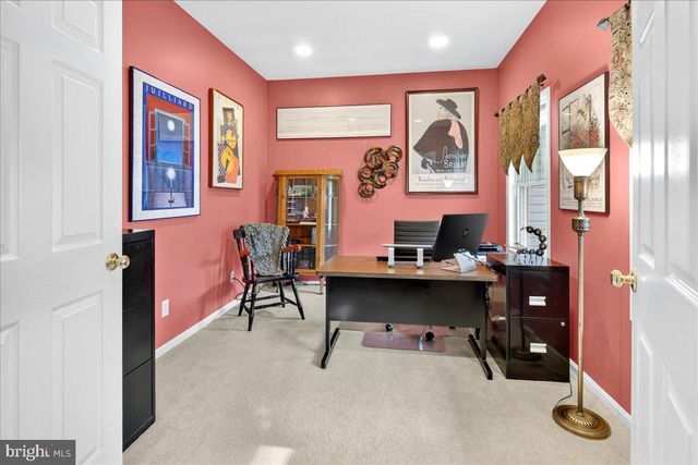 8 NEWELL PL, Hopewell, NJ 08525