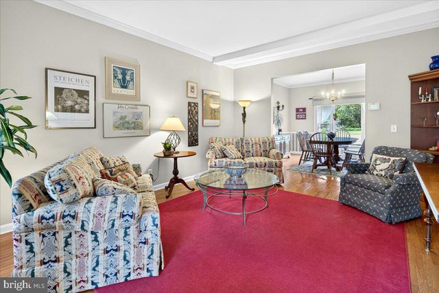 8 NEWELL PL, Hopewell, NJ 08525
