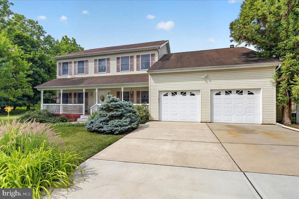 8 NEWELL PL, Hopewell, NJ 08525