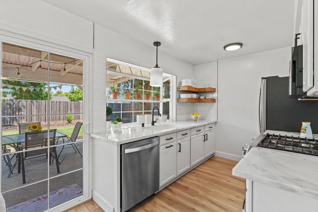 8913 Ramstad Ave, Fair Oaks, CA 95628