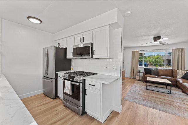 8913 Ramstad Ave, Fair Oaks, CA 95628